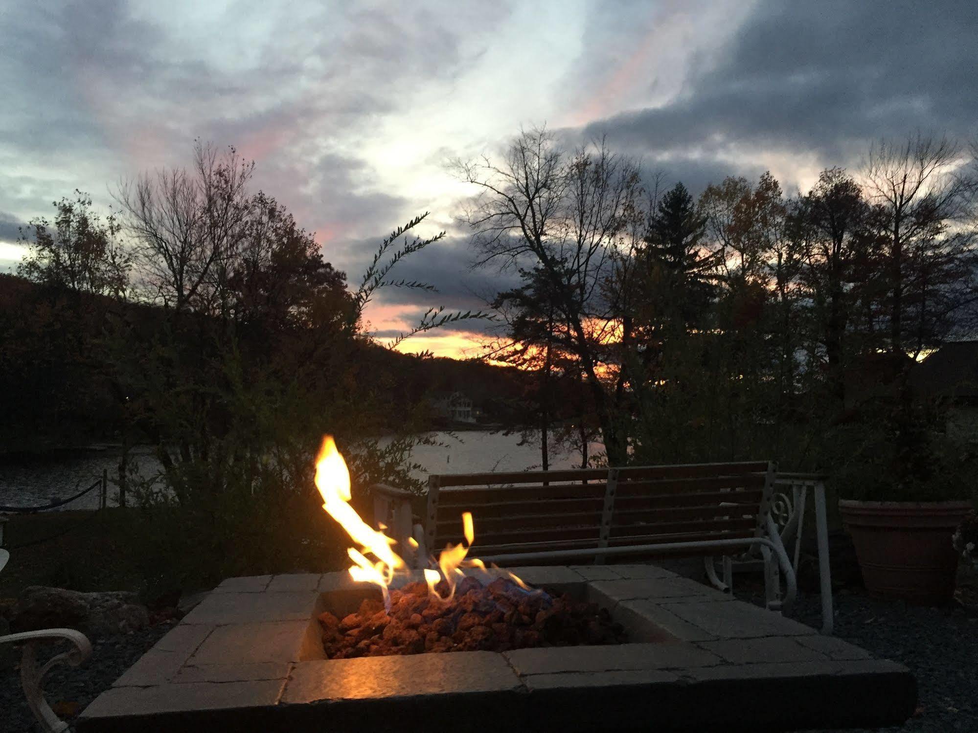 Lake Harmony Inn Bagian luar foto